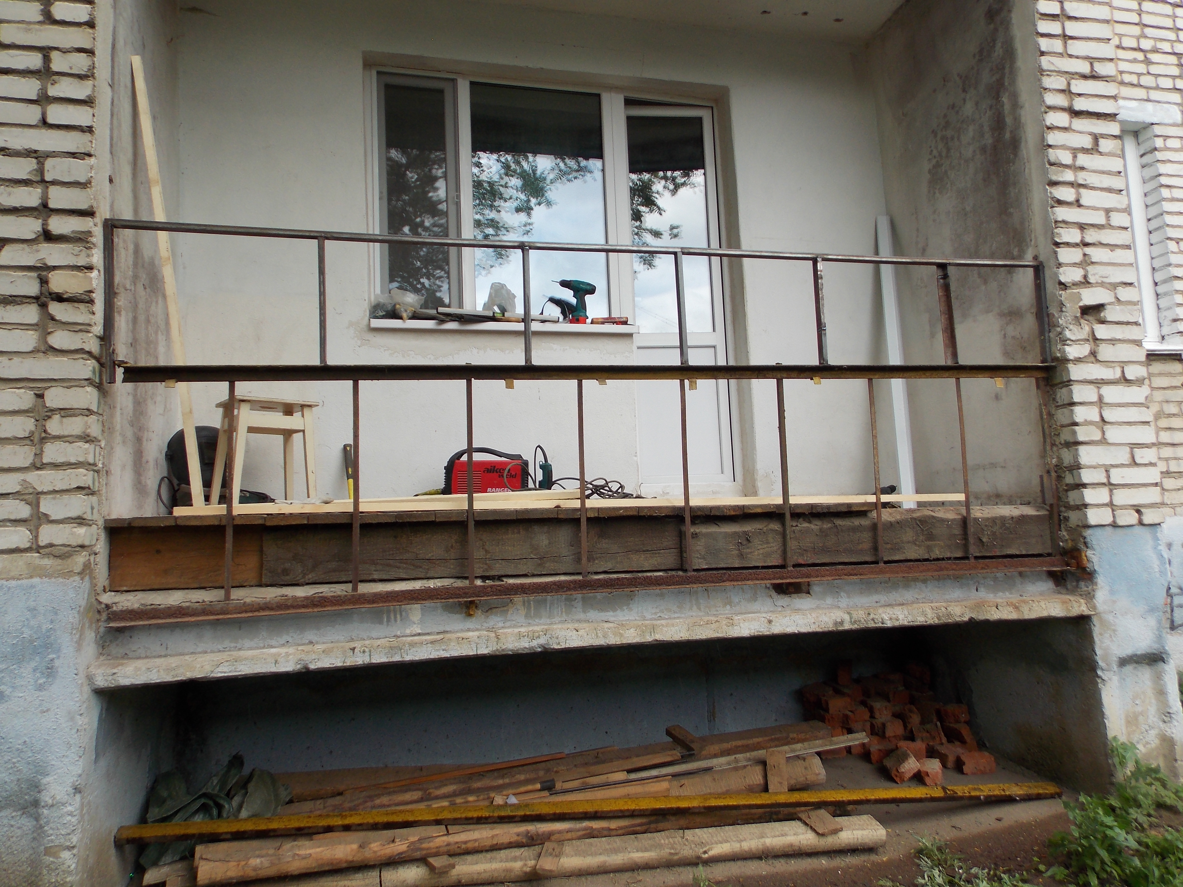 Реставрация плит. Восстановление старых балконов. Восстановление балконной плиты. Старый балкон. Восстановление плиты балкона.